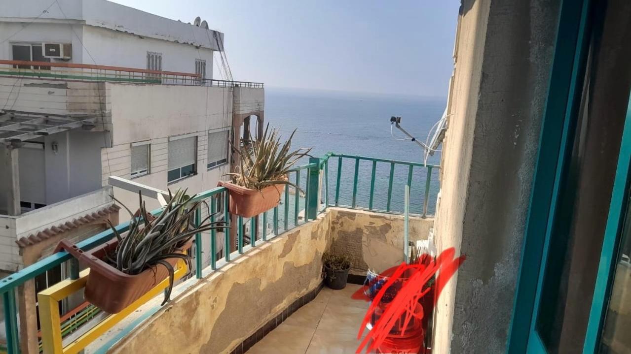 Panoramic Sea View Zamzm Flat Miami Family شقة فندقية زمزم بانورما بشاطئ ميامي - الاسكندرية صف اول مباشر علي بحر - عائلات فقط Alexandria Exteriör bild
